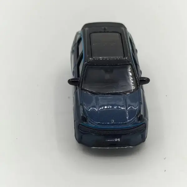 Lynk & Co 01 1:64 Scale Diecast Model Car - Image 3
