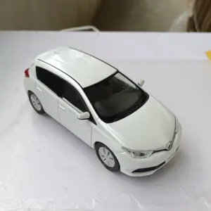Toyota Auris 1:30 Scale Alloy Model Car 5 Sc7e532690d6341dfa2ad95fbdf658906n