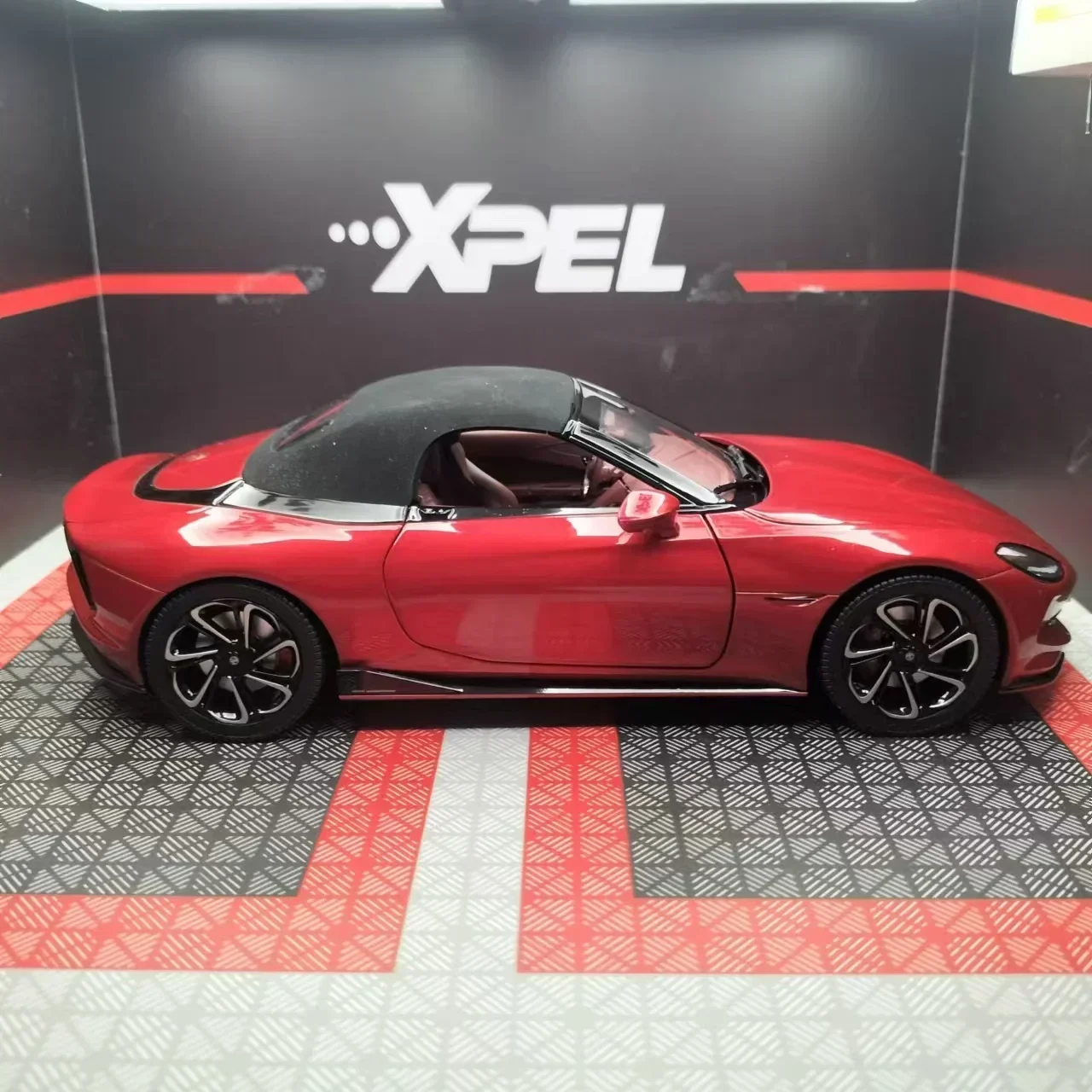 2023 MG Cyberster Diecast Sports Car Model 3 2023 MG Cyberster Diecast Sports Car Model - Image 3