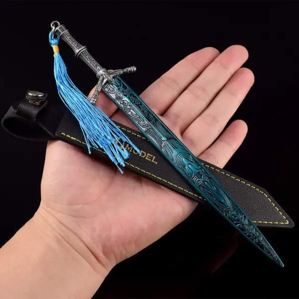 Eldenn Game Divine Moonlight Greatsword Model - Image 2