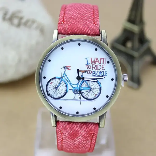 Fashionable Women's Quartz Watch with Leather Strap - Image 8