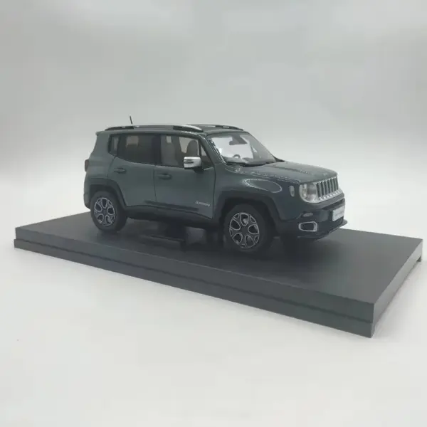 Die-cast 1:18 Jeep Renegade Alloy Model