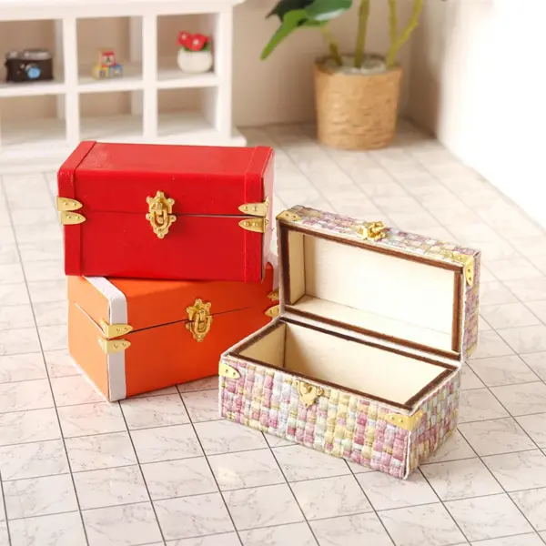 Dollhouse Miniature Vintage Leather Suitcase - Image 4