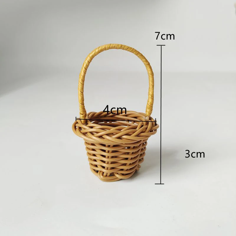 Mini Straw Handbags for Dollhouse Decor 18 Mini Straw Handbags for Dollhouse Decor - Image 18