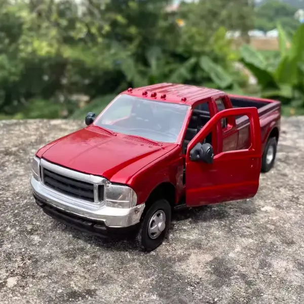 1:32 Scale Red Ford F350 Diecast Truck Model - Image 3