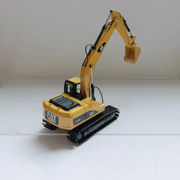 Caterpillar Cat 320d L Die-cast Model 1:50 - Image 2