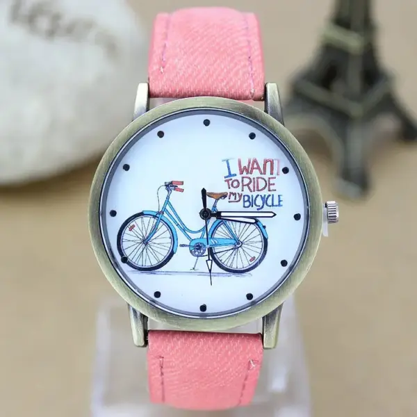 Fashionable Women's Quartz Watch with Leather Strap - Image 13