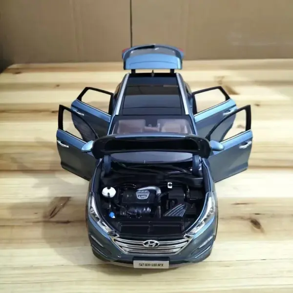 1:18 Scale Hyundai Tucson Alloy Car Model - Image 5