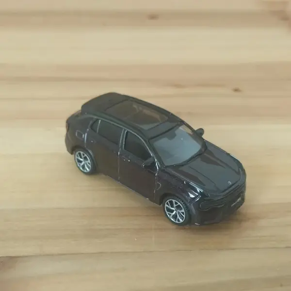 Lynk & Co 01 1:64 Scale Diecast Model Car - Image 7
