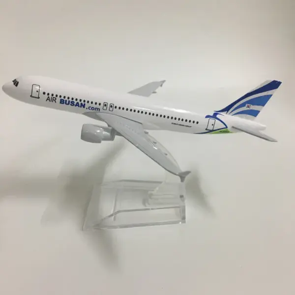 Airbus A320 Diecast Metal Model 1/400 Scale - Image 3