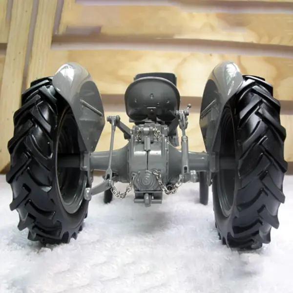 Ferguson Tea 20 Diecast Truck Model 1/16 - Image 3