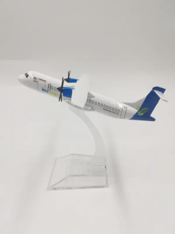 FK-50 1:400 Scale Diecast Aircraft Model - Image 4