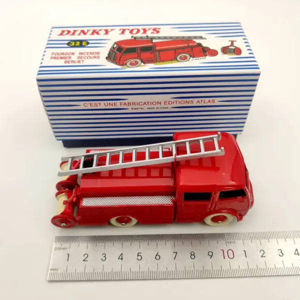 Atlas Dinky Toys 32E Fire Truck Model - Image 6