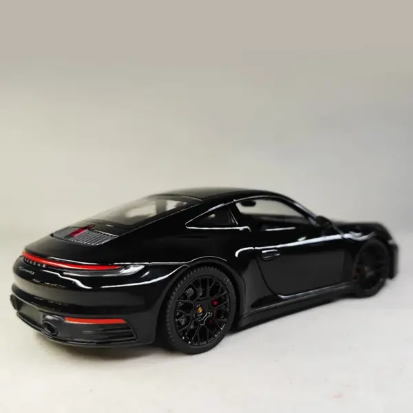 WELLY Diecast Alloy Porsche 911 992 Model 1/24 - Image 4