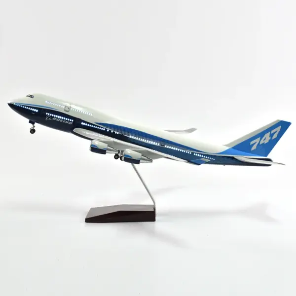 Original Boeing 747 Diecast Model Aircraft 1/160 - Image 3