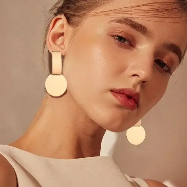 Crystal Flower Stud Earrings for Women - Image 7
