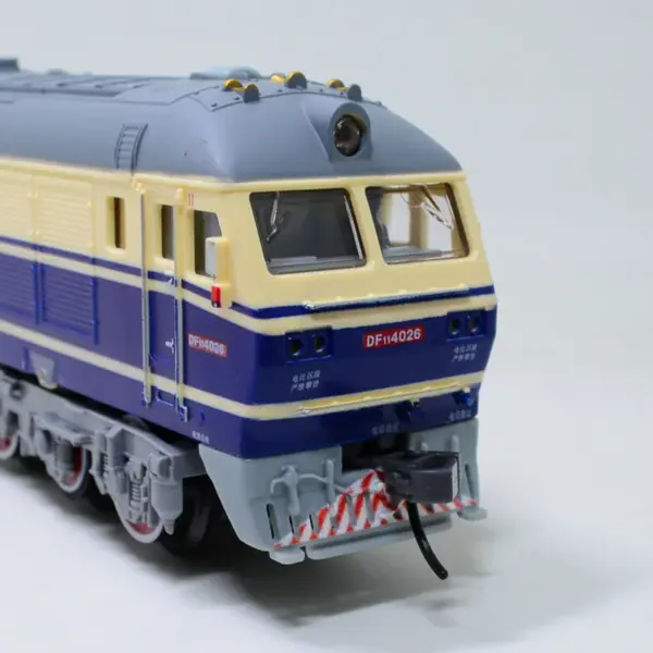 Dongfeng Super Long Simulation Train Model - Image 2