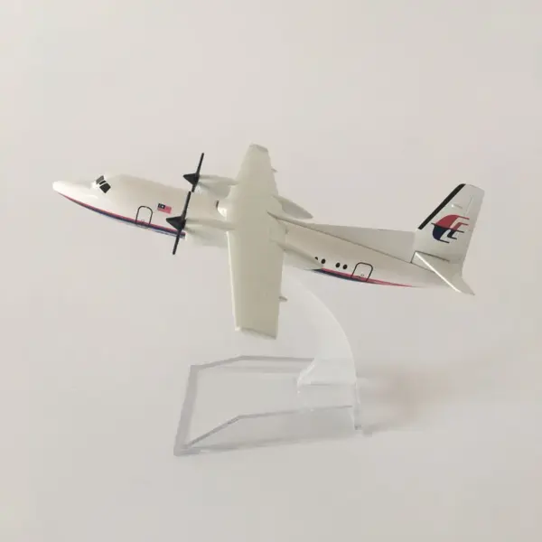 Malaysia Airlines Fokker FK-50 Diecast Model 1:400 - Image 2