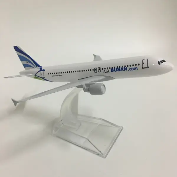 Airbus A320 Diecast Metal Model 1/400 Scale - Image 6