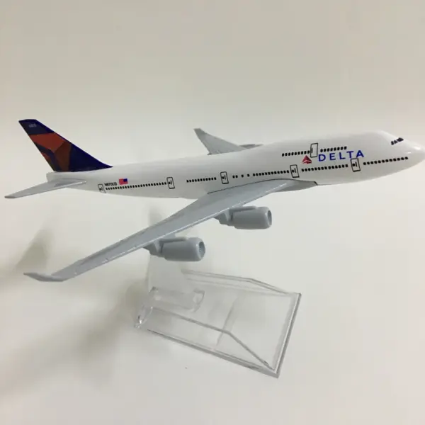 Delta Air Lines Boeing 747 Diecast Model 1:400 - Image 6