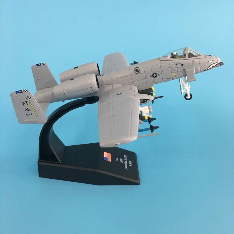 1/100 Scale Fairchild A-10 Thunderbolt Model 5 1/100 Scale Fairchild A-10 Thunderbolt Model - Image 5
