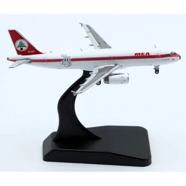 1:400 Scale Middle East Airlines Airbus A320 Diecast Model - Image 2