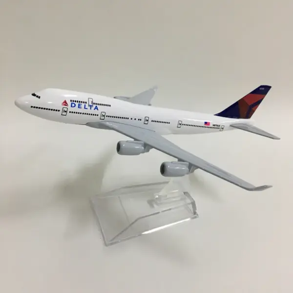 Delta Air Lines Boeing 747 Diecast Model 1:400 - Image 3
