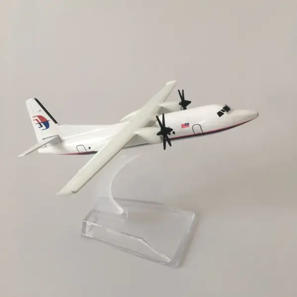 Malaysia Airlines Fokker FK-50 Diecast Model 1:400 - Image 6