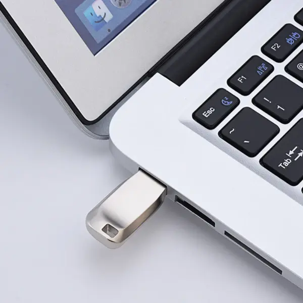 Silver USB Flash Drive 8GB to 128GB with Metal Finish - Image 2