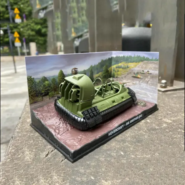 1:43 Alloy HOVERCRAFT Model from 007 Series - Image 2