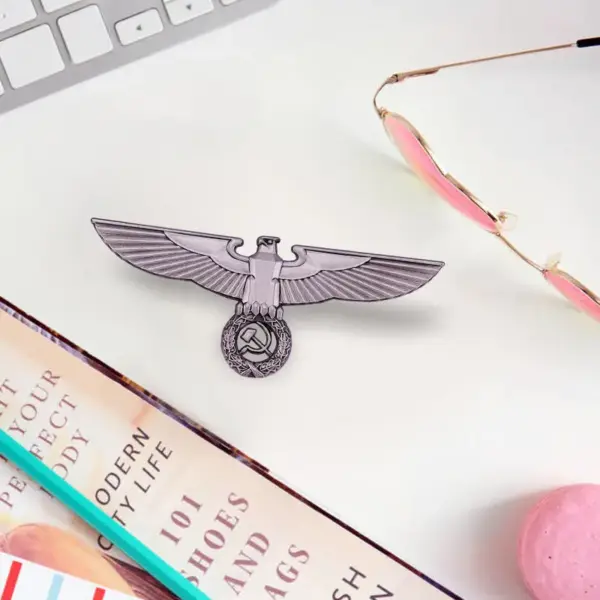 CCCP Victory Eagle Brooch Pin for Collectors - Image 3