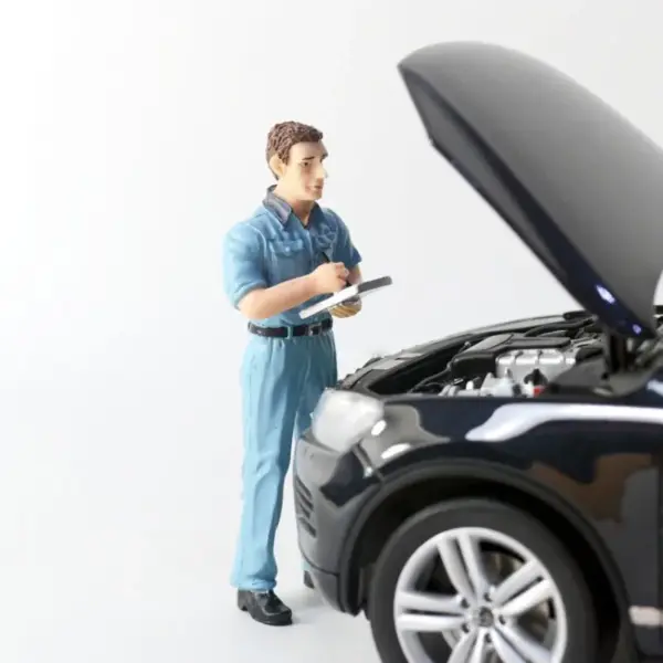 1/18 Resin Garage Scene Repairman Model - Image 2