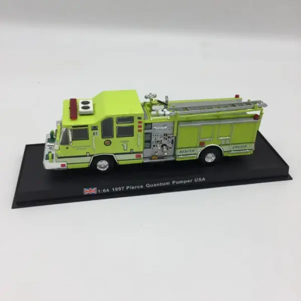 1:64 1997 Pierce Quantum Fire Truck Model - Image 3