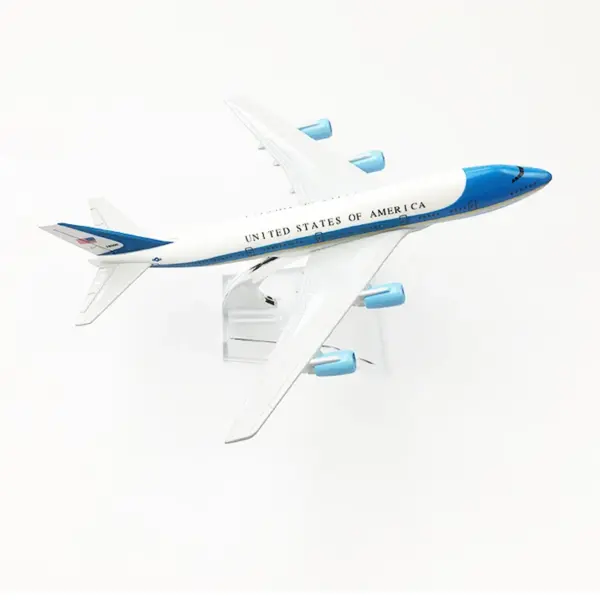 Air Force One Boeing 747 Diecast Model 1:400 - Image 2
