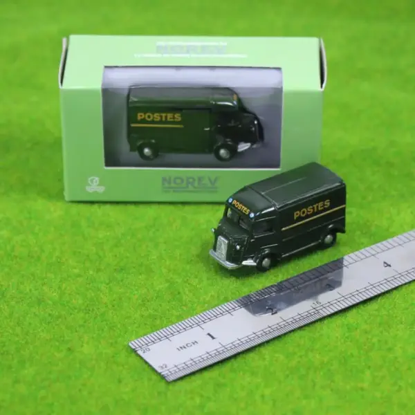 2pcs Metal Model Delivery Trucks 1:100 Scale - Image 2
