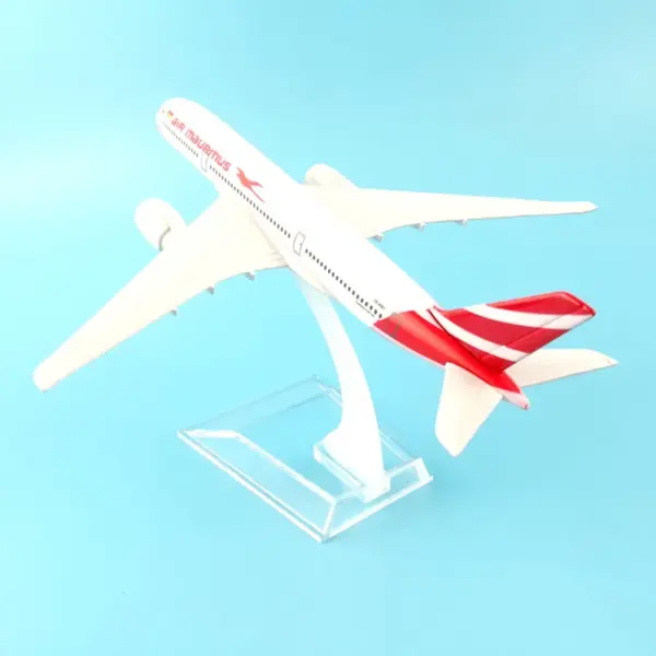1:400 Diecast Air Mauritius A350-900 Model - Image 5