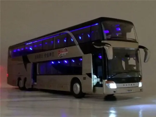 1:32 Alloy Pull Back Double Decker Bus Model - Image 2