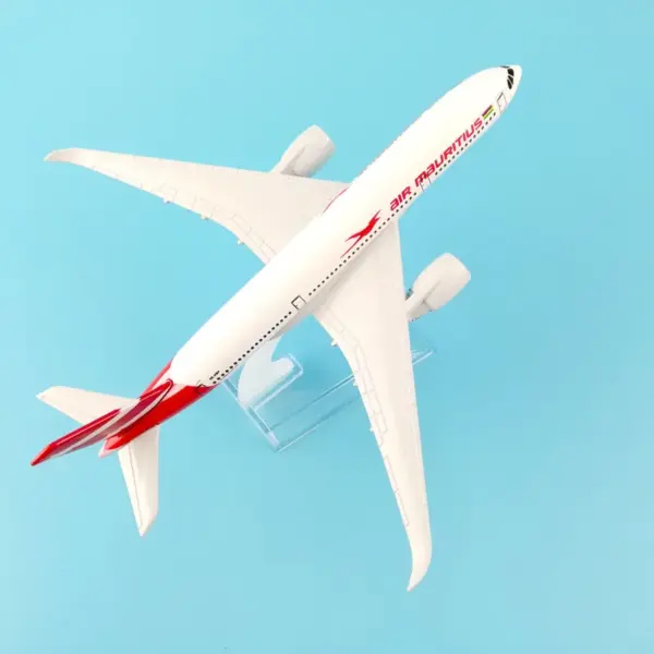 1:400 Diecast Air Mauritius A350-900 Model - Image 2