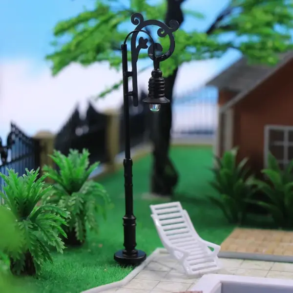 5pcs Warm White OO Scale Lamp Posts 1:75 - Image 3