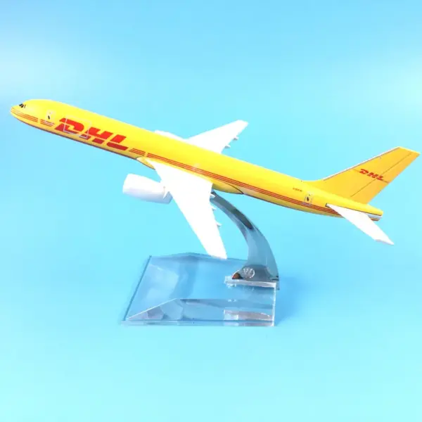 Boeing 757 DHL Cargo Aircraft Model 1:400 - Image 2
