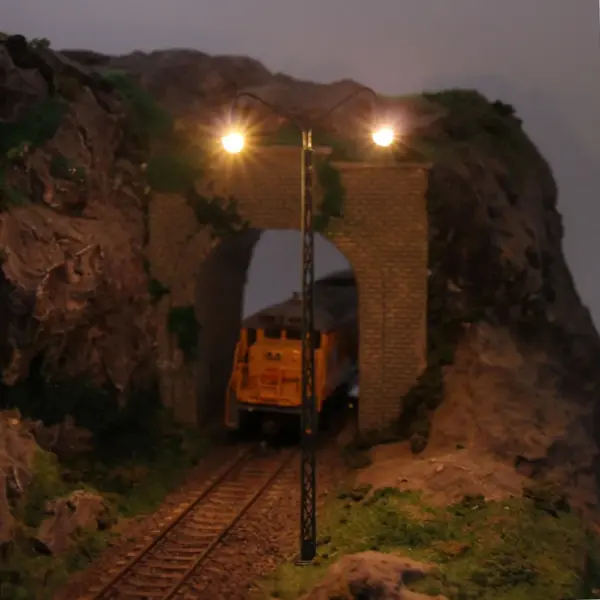 3pcs Warm White Lattice Mast Lamps HO TT N Scale - Image 2