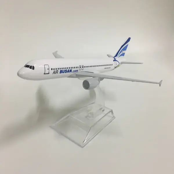 Airbus A320 Diecast Metal Model 1/400 Scale - Image 5