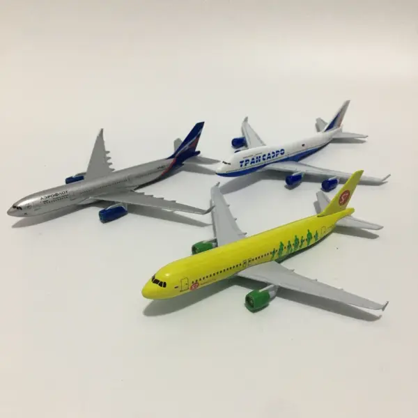 Siberia S7 Airbus A320 Diecast Model 1:400 - Image 2