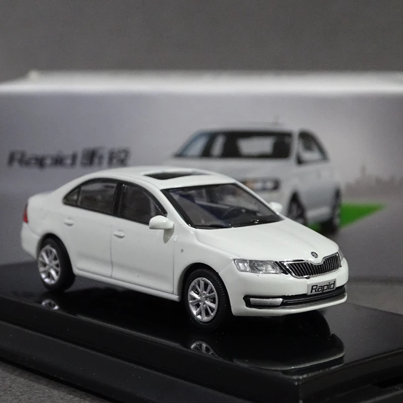1/64 Skoda Rapid Diecast Model Gift Set 6 1/64 Skoda Rapid Diecast Model Gift Set - Image 6
