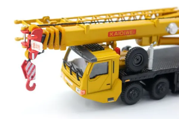 1:50 Scale Alloy Engineering Crane Model - Image 5