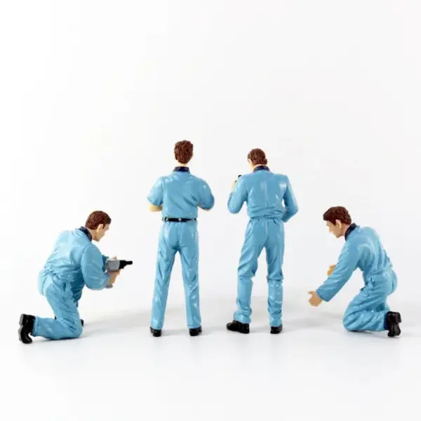 1/18 Resin Garage Scene Repairman Model - Image 3