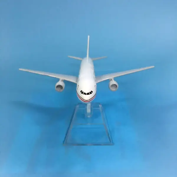 Etihad Boeing B777 1:400 Diecast Model Plane - Image 3