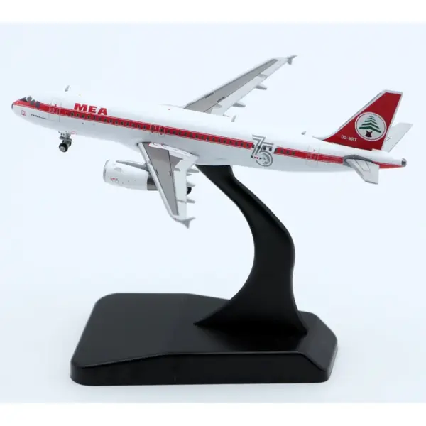 1:400 Scale Middle East Airlines Airbus A320 Diecast Model - Image 3