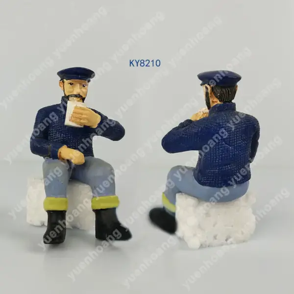 1:25 Scale RC Model Captain Sailor Doll - Image 2