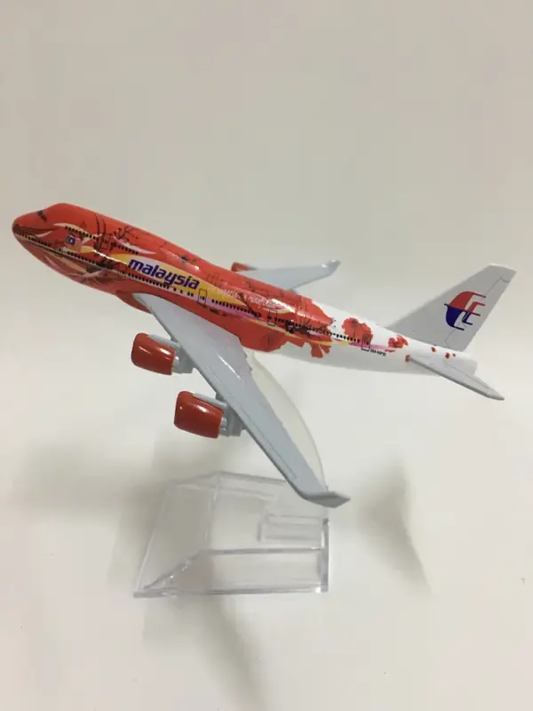 Airbus A380 Boeing 747 Diecast Model 1:400 - Image 41